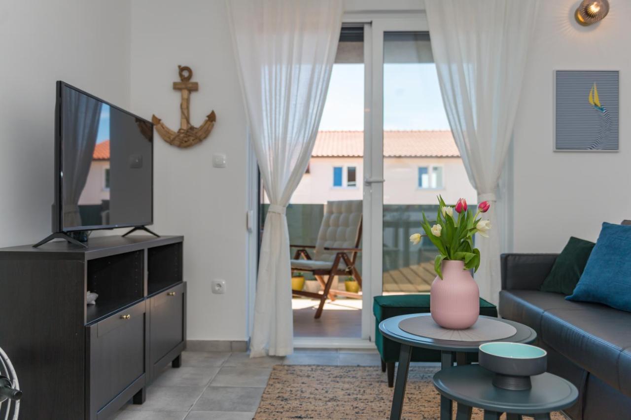 New And Chic Place Near Old Town Of Trogir Exterior photo