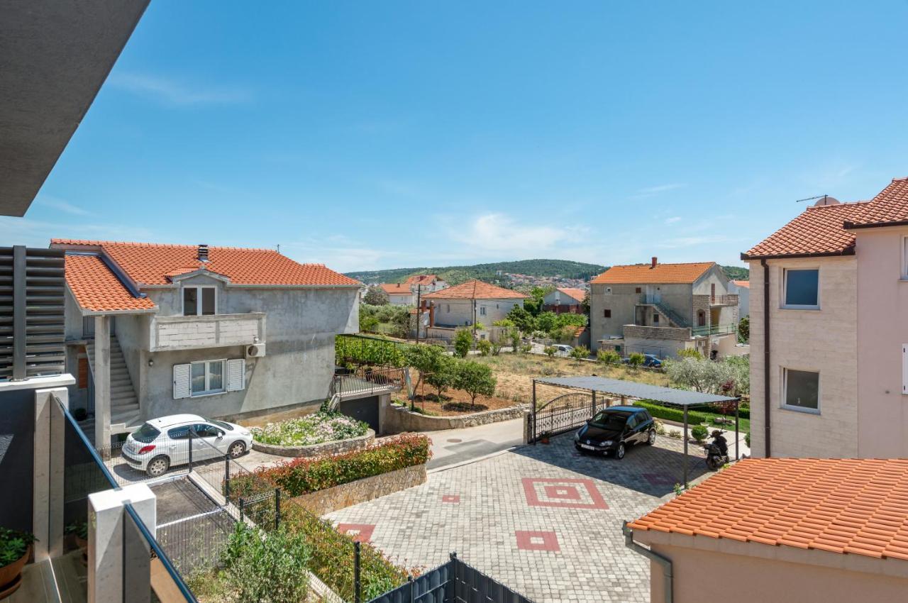 New And Chic Place Near Old Town Of Trogir Exterior photo