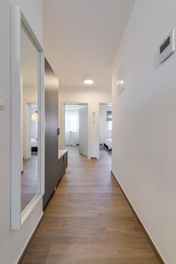 New And Chic Place Near Old Town Of Trogir Exterior photo
